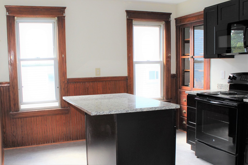 29 Strathmore Road Worcester, MA 01610 - Photo 5 of 10 Gallery Image 5