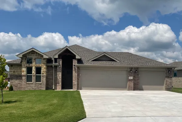 $389,814 | 5147 South Tamarack Lane, Battlefield, MO 65619