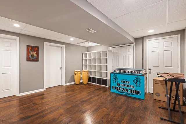 $645,000 | 517 Meadowwood Lane, Oswego, IL 60543