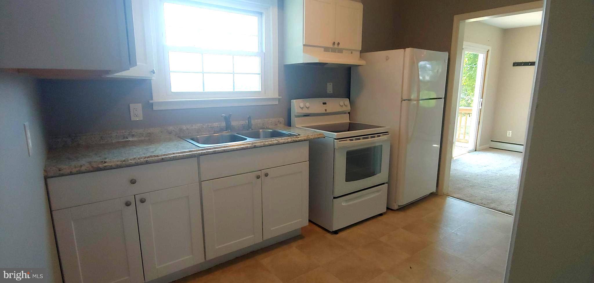 457 Foreman Road Elizabethtown, PA 17022 - Photo 11 of 15 Kitchen