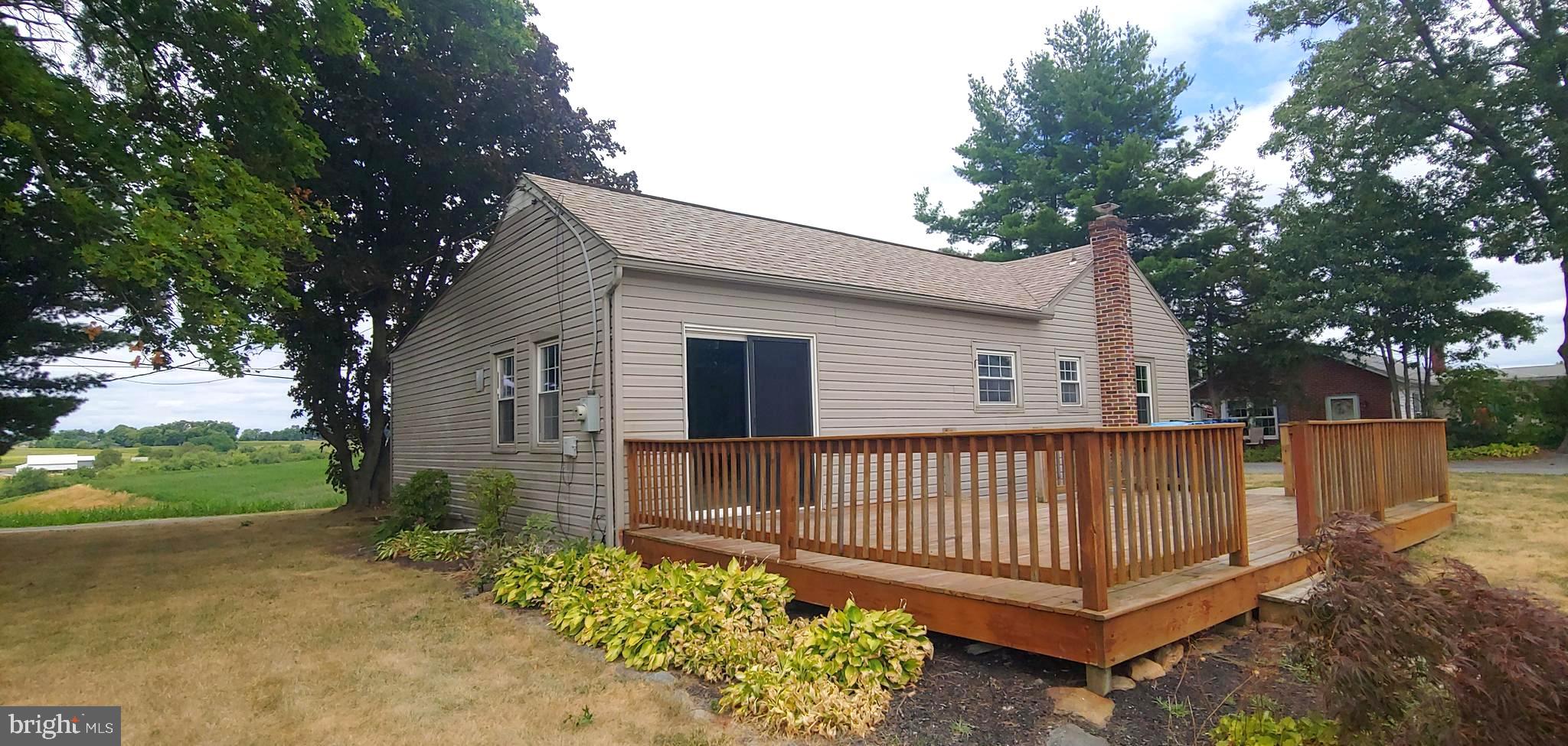 457 Foreman Road Elizabethtown, PA 17022 - Photo 2 of 15 Back