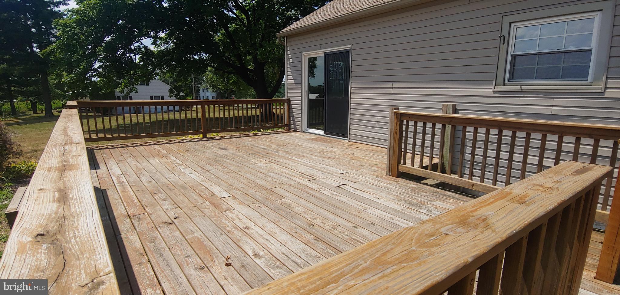 457 Foreman Road Elizabethtown, PA 17022 - Photo 3 of 15 Deck