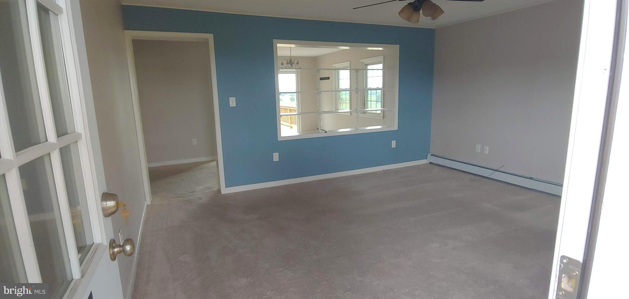 457 Foreman Road Elizabethtown, PA 17022 - Photo 6 of 15 Living room