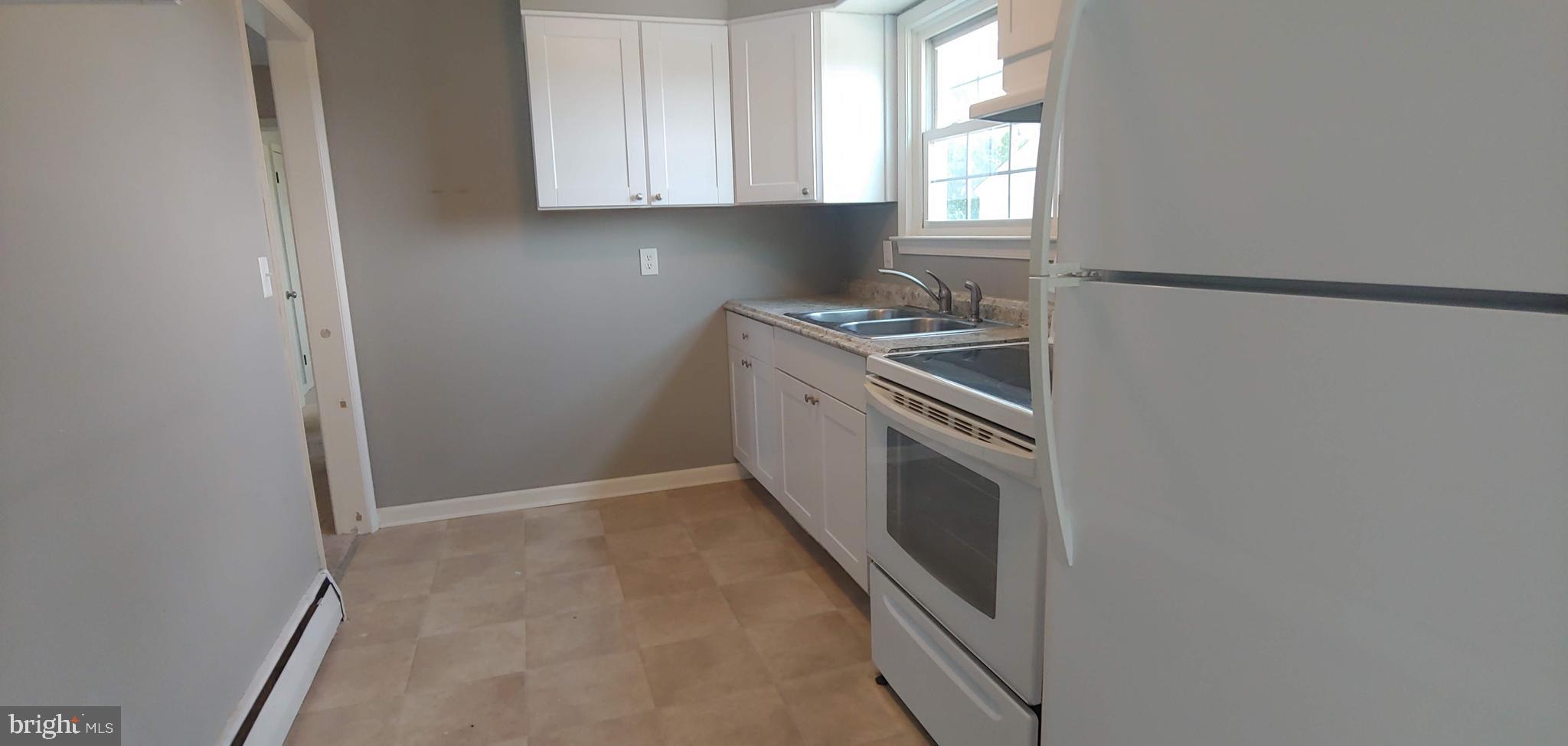 457 Foreman Road Elizabethtown, PA 17022 - Photo 8 of 15 Kitchen