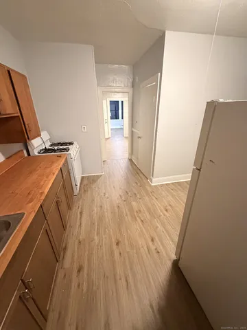 $1,300 | 42 Redding Street, Unit 3W, Hartford, CT 06114