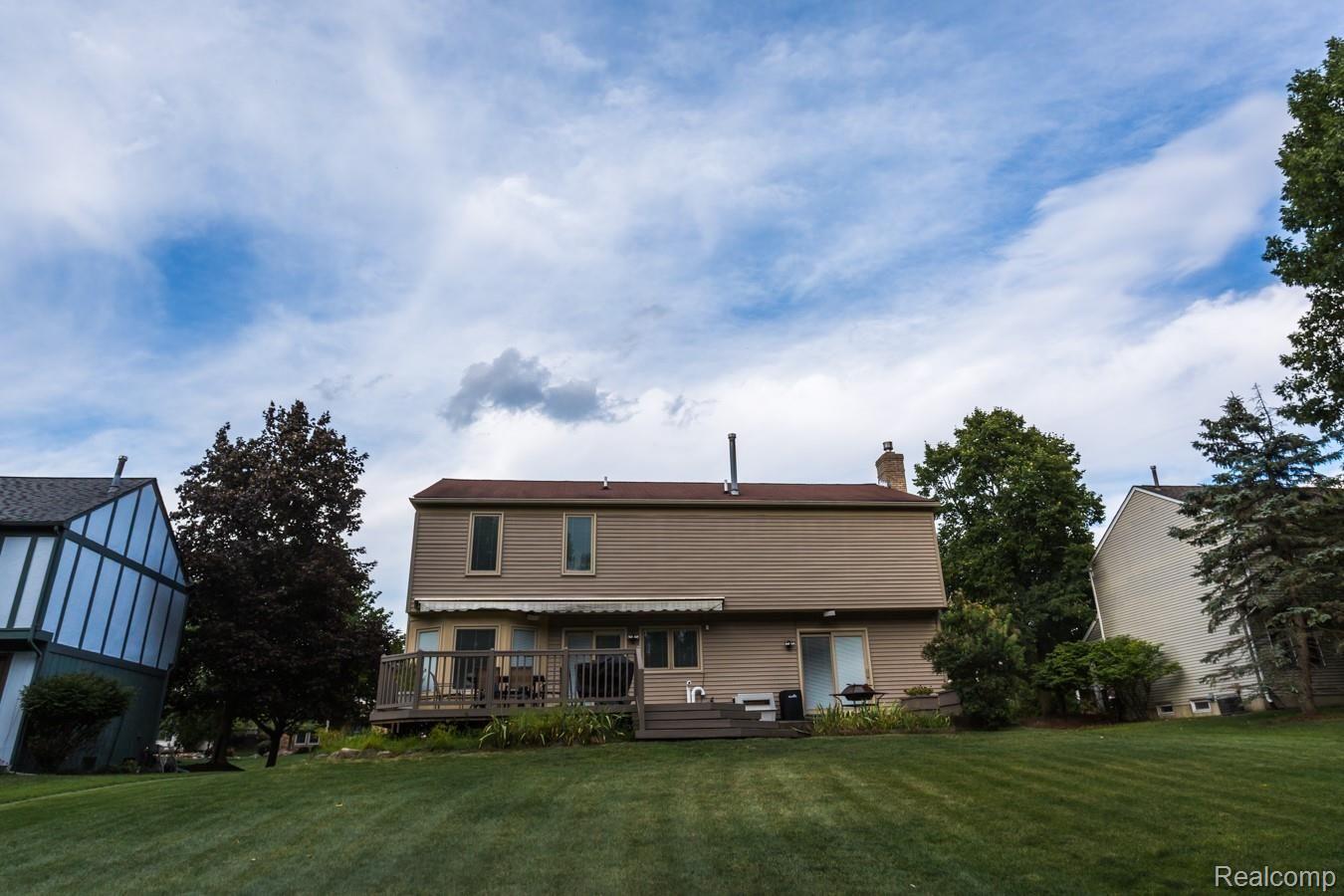 2135 North Fairview Lane Rochester, MI 48306 - Photo 9 of 50 9-Exterior-Rear.jpg