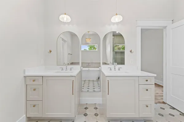 $557,700 | 17300 Woodcrest Circle, Lindale, TX 75771