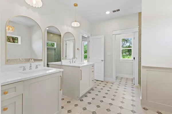 $557,700 | 17300 Woodcrest Circle, Lindale, TX 75771