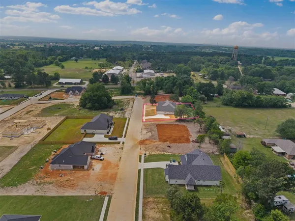 $557,700 | 17300 Woodcrest Circle, Lindale, TX 75771