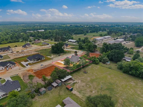 $557,700 | 17300 Woodcrest Circle, Lindale, TX 75771