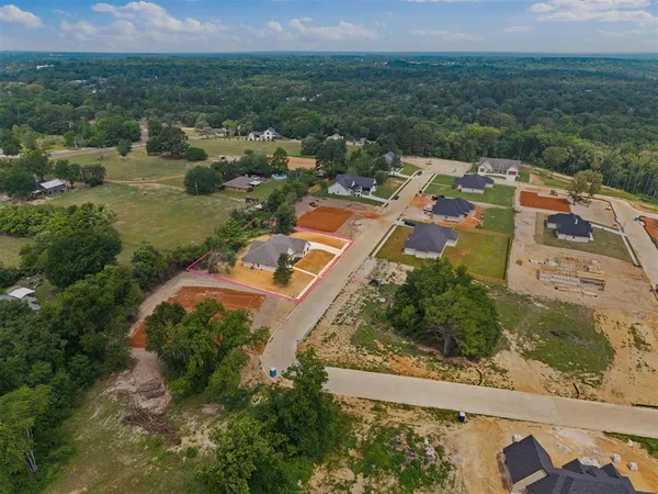 $557,700 | 17300 Woodcrest Circle, Lindale, TX 75771