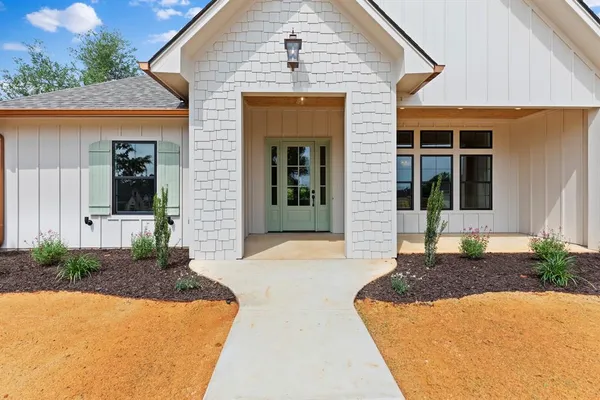$557,700 | 17300 Woodcrest Circle, Lindale, TX 75771