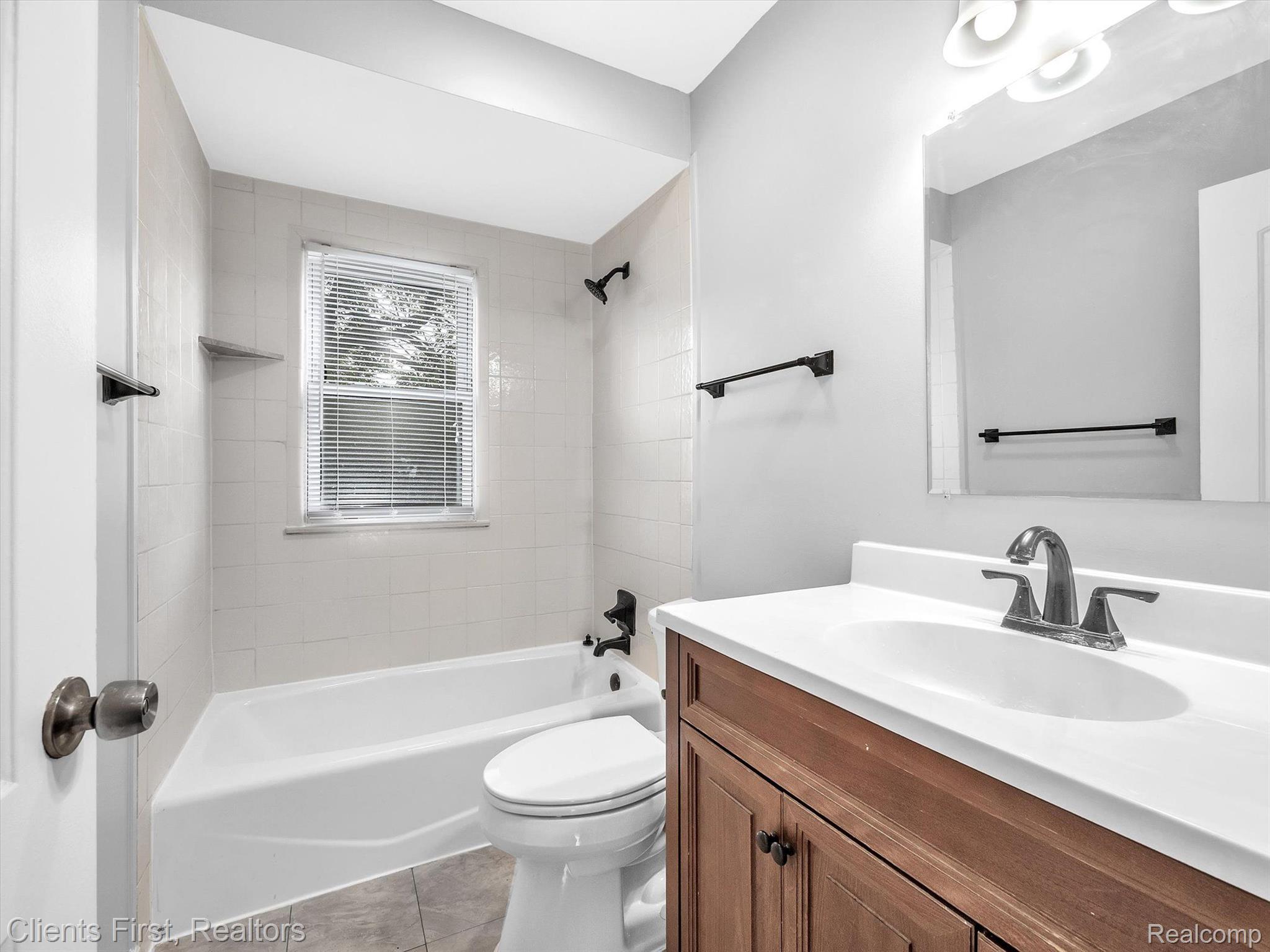 4405 Howe Road Wayne, MI 48184 - Photo 3 of 22 Gallery Image 3