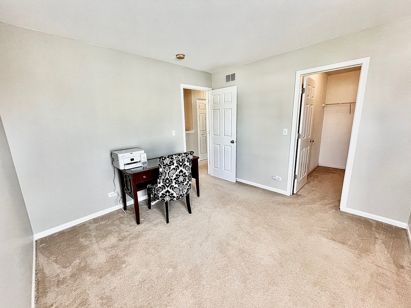 2902 Falling Waters Drive Lindenhurst, IL 60046 - Photo 11 of 14 a view of a livingroom with a table and chairs