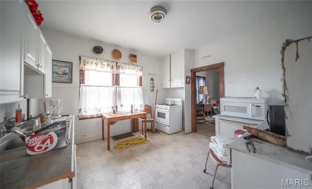 $740,000 | 1619 Krause Road, Golden Eagle, IL 62036