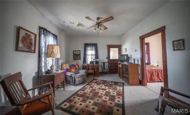 $740,000 | 1619 Krause Road, Golden Eagle, IL 62036