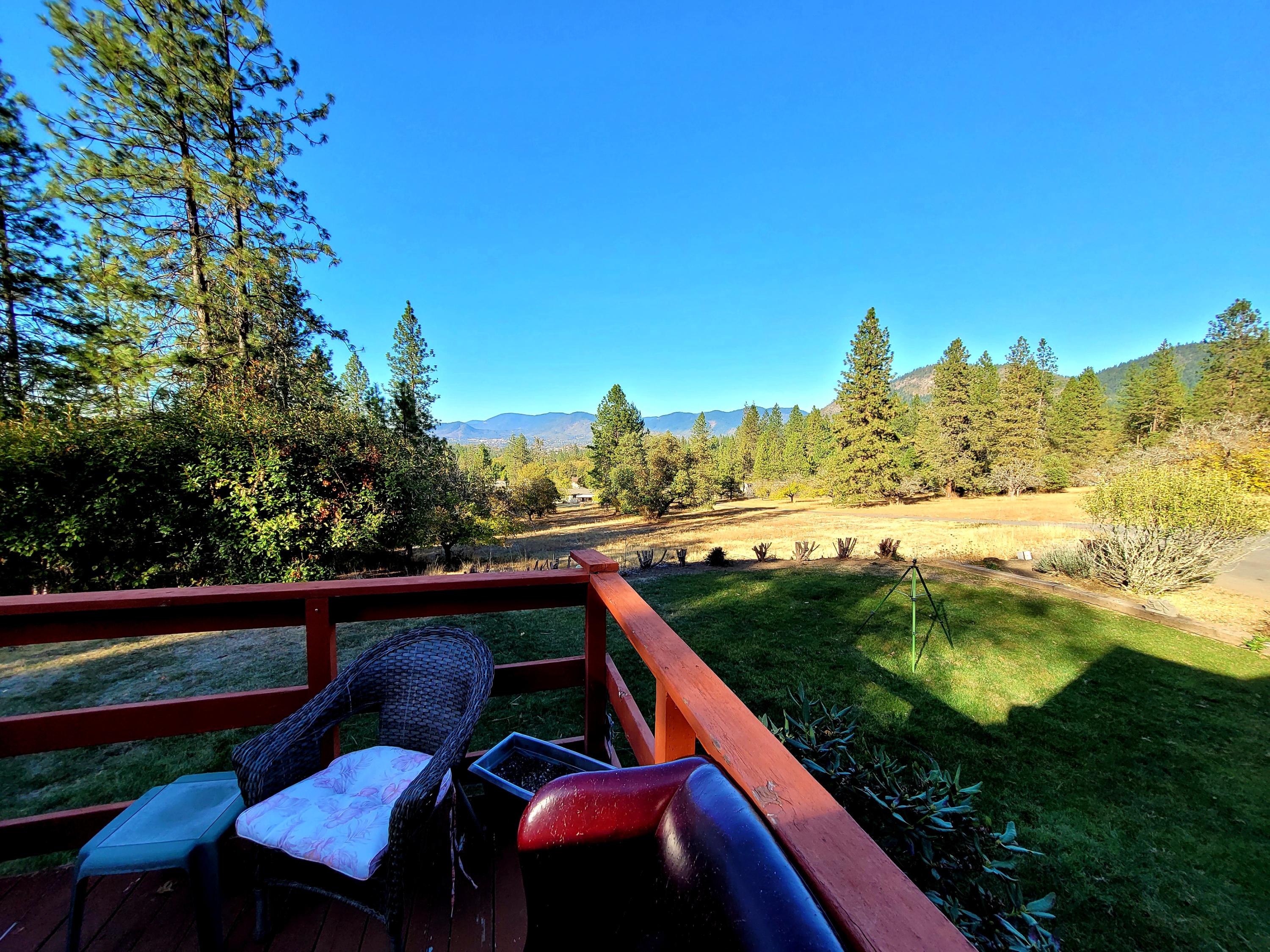 1525 Summit Loop Grants Pass, OR 97527 - Photo 26 of 31 26