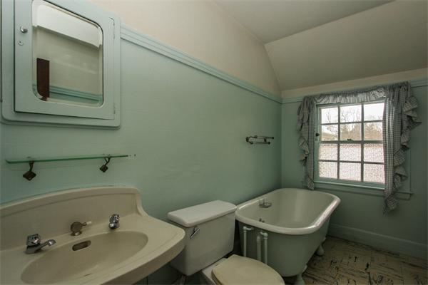 272 Longhill Street Springfield, MA 01108 - Photo 23 of 30 a bathroom with a sink toilet and mirror
