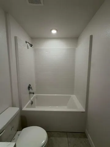 $2,000 | 7785 104th Court, Vero Beach, FL 32967