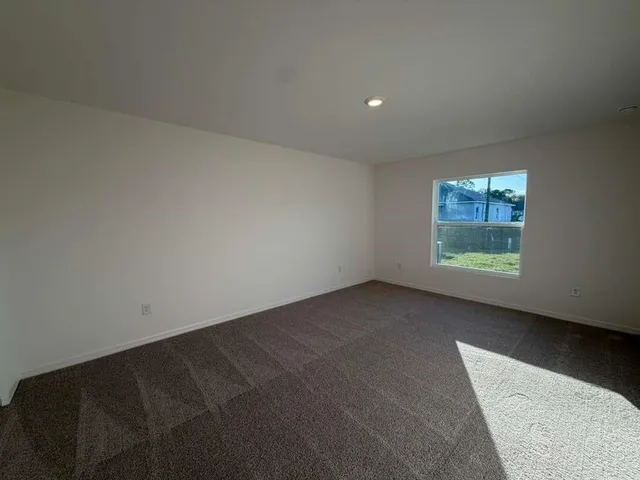 $2,000 | 7785 104th Court, Vero Beach, FL 32967