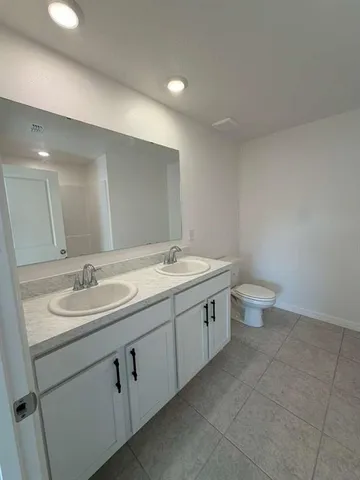 $2,000 | 7785 104th Court, Vero Beach, FL 32967