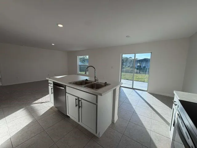 $2,000 | 7785 104th Court, Vero Beach, FL 32967