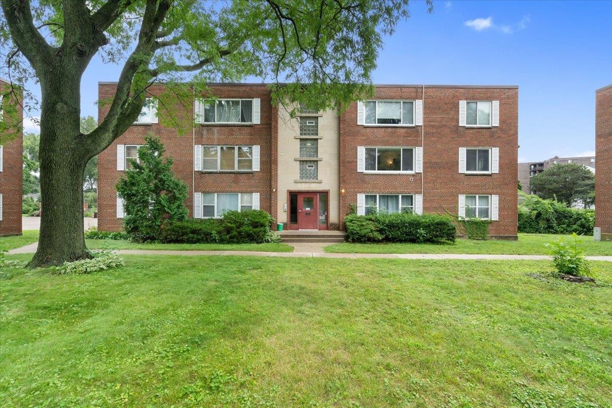 13 Sherman Terrace, Unit 4 Madison, WI 53704 - Photo 1 of 1