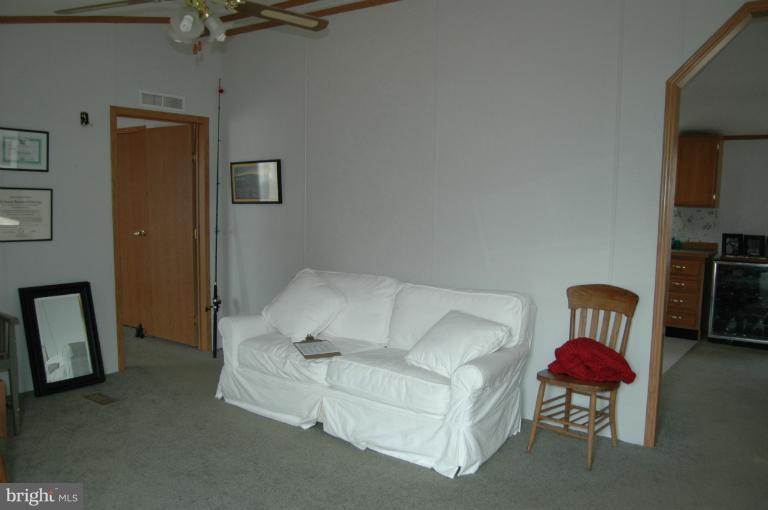 459 Forest Ridge Lane Bluemont, VA 20135 - Photo 21 of 30 Living Room