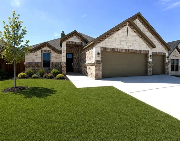 $394,500 | 2005 Belle Lagos Lane, Cleburne, TX 76033