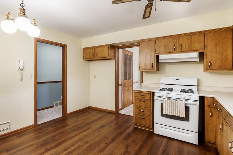 2323 Wisconsin Road Rockford, IL 61108 - Photo 12 of 35 Gallery Image 12