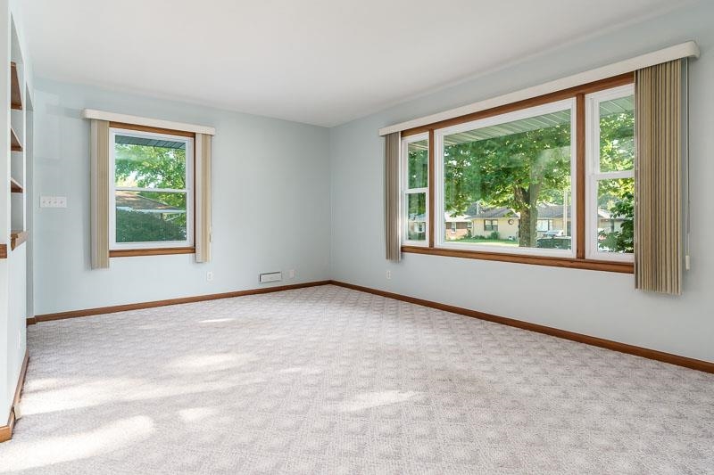 2323 Wisconsin Road Rockford, IL 61108 - Photo 4 of 35 Gallery Image 4