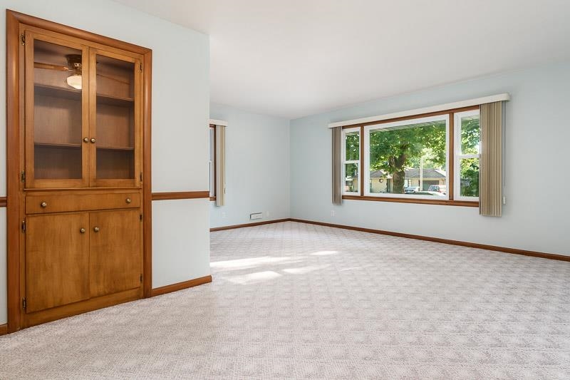 2323 Wisconsin Road Rockford, IL 61108 - Photo 7 of 35 Gallery Image 7