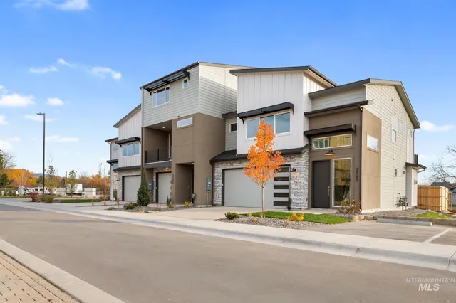 $769,900 | 5287 N River, Garden City, ID 83714