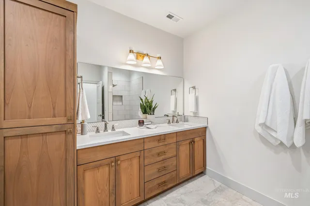 $769,900 | 5287 N River, Garden City, ID 83714