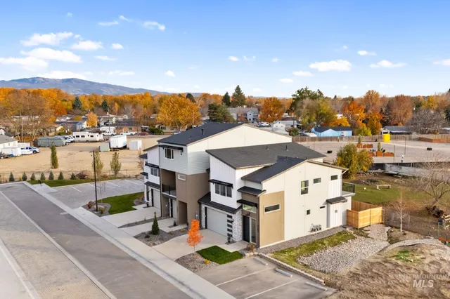 $769,900 | 5287 N River, Garden City, ID 83714