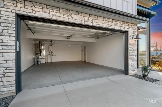 $769,900 | 5287 N River, Garden City, ID 83714