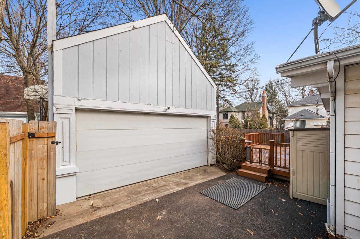 320 Noble Avenue Lake Forest, IL 60045 - Photo 2 of 33