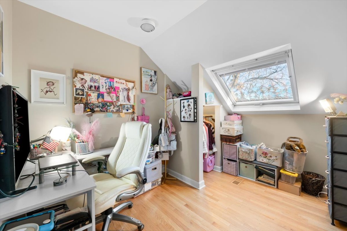 320 Noble Avenue Lake Forest, IL 60045 - Photo 23 of 33