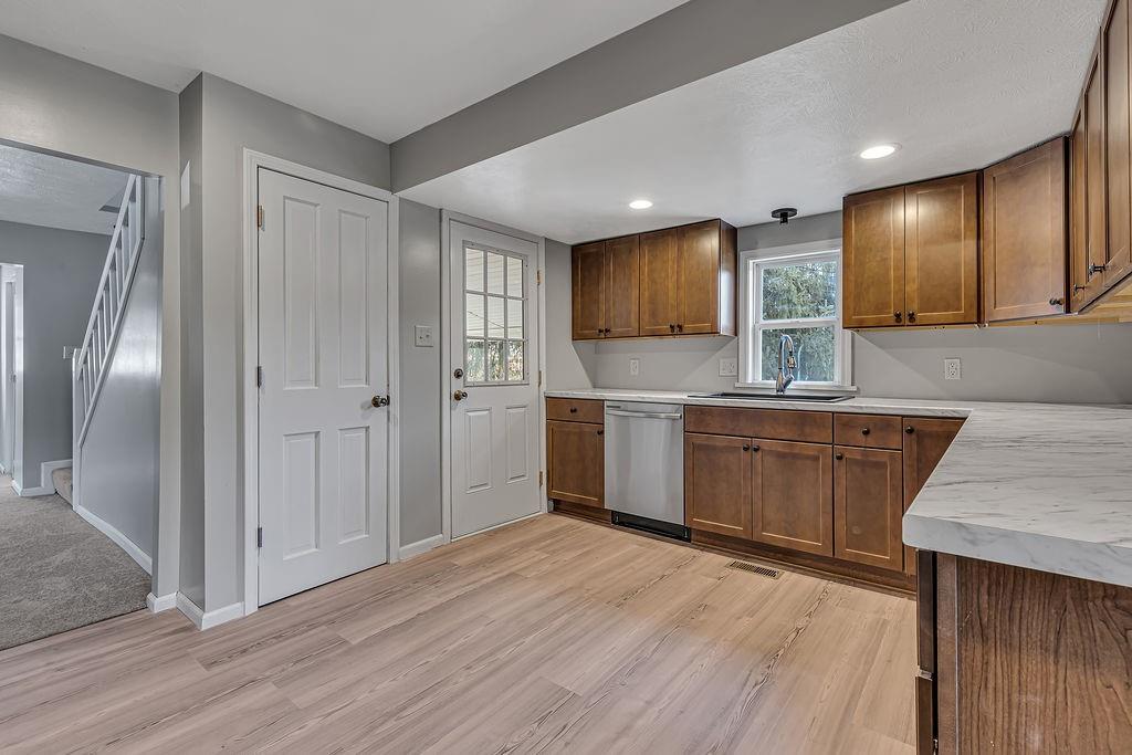 589 Pine Run Road Freedom, PA 15042 - Photo 8 of 26