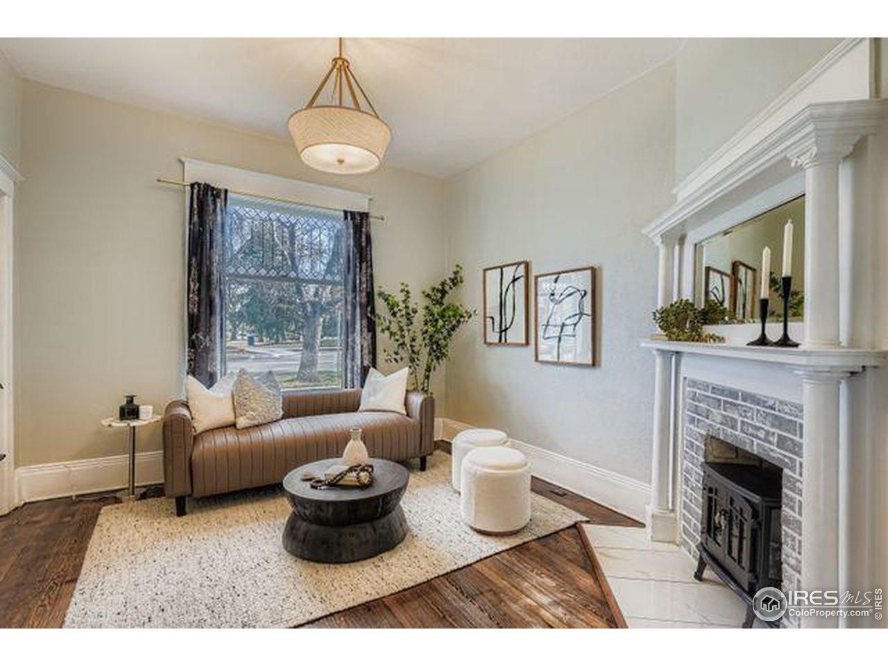 3001 North High Street Denver, CO 80205 - Photo 7 of 33 living room - main level