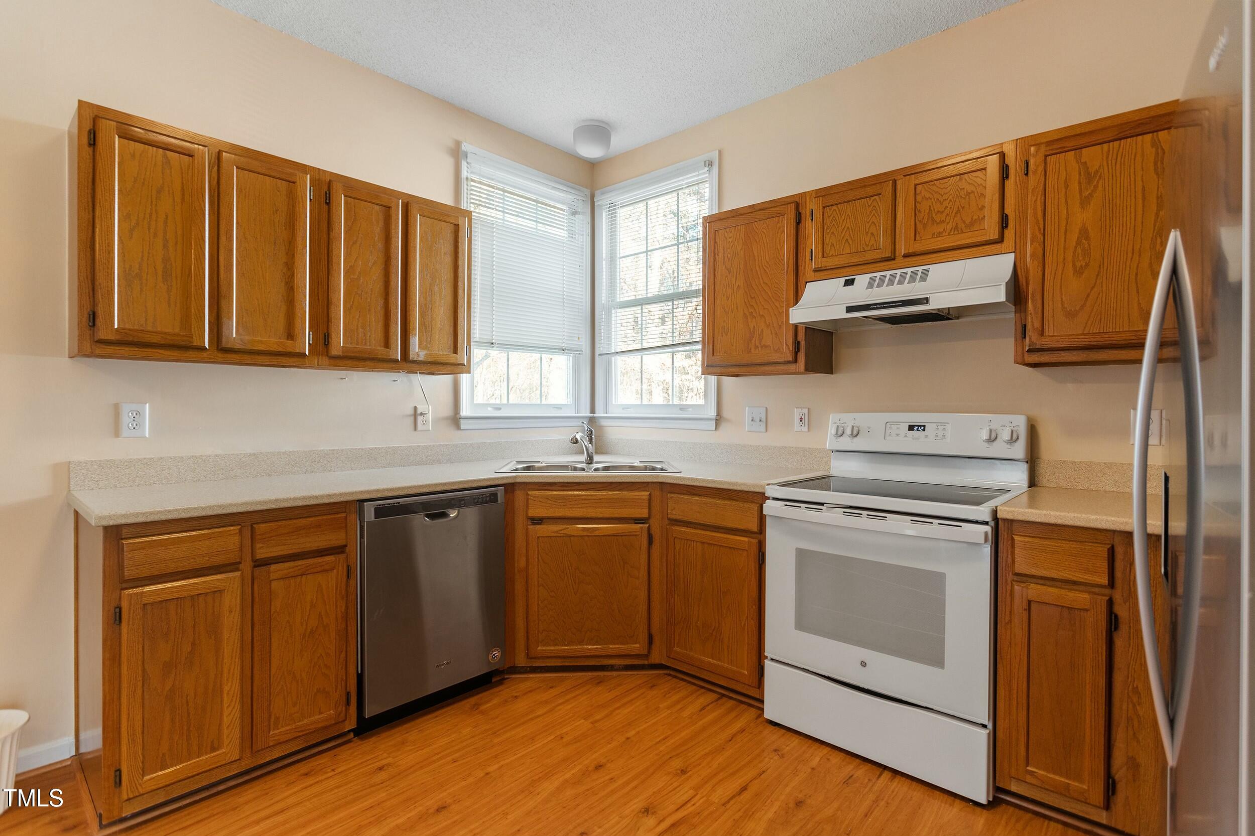 11820 Fairlie Place Raleigh, NC 27613 - Photo 12 of 36 tempImageIFhZjS