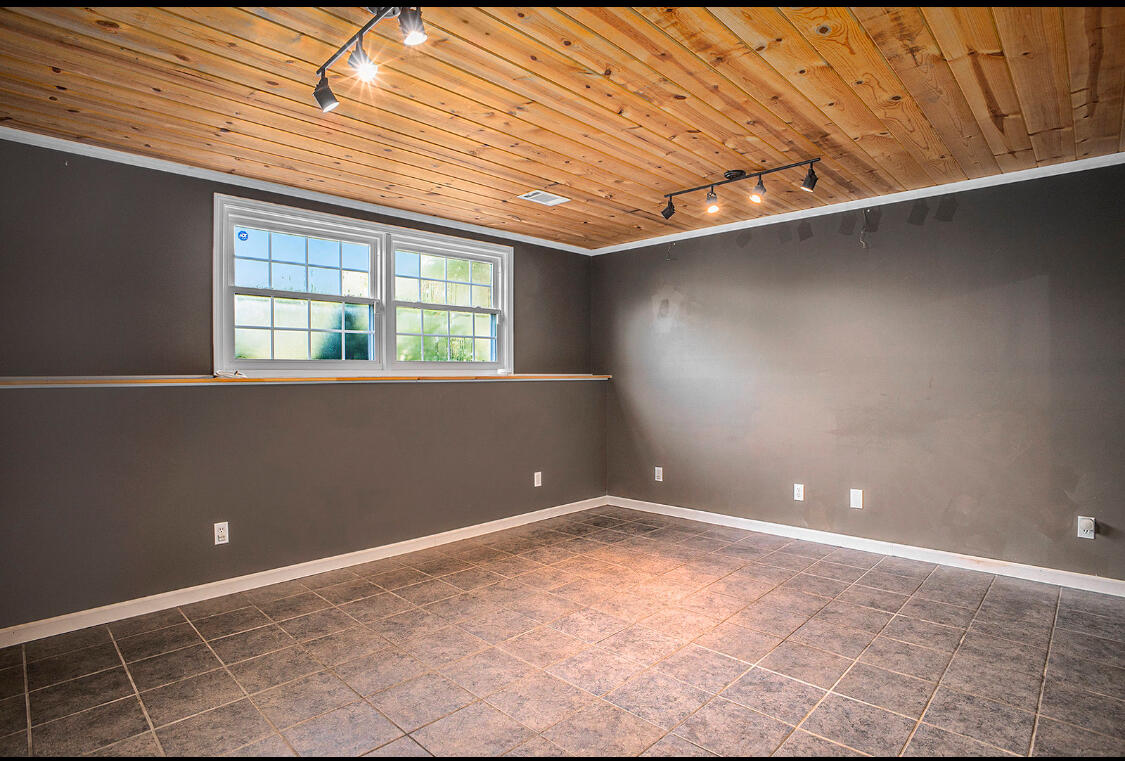 1400 Earl Road Michigan City, IN 46360 - Photo 11 of 15 1125x761
