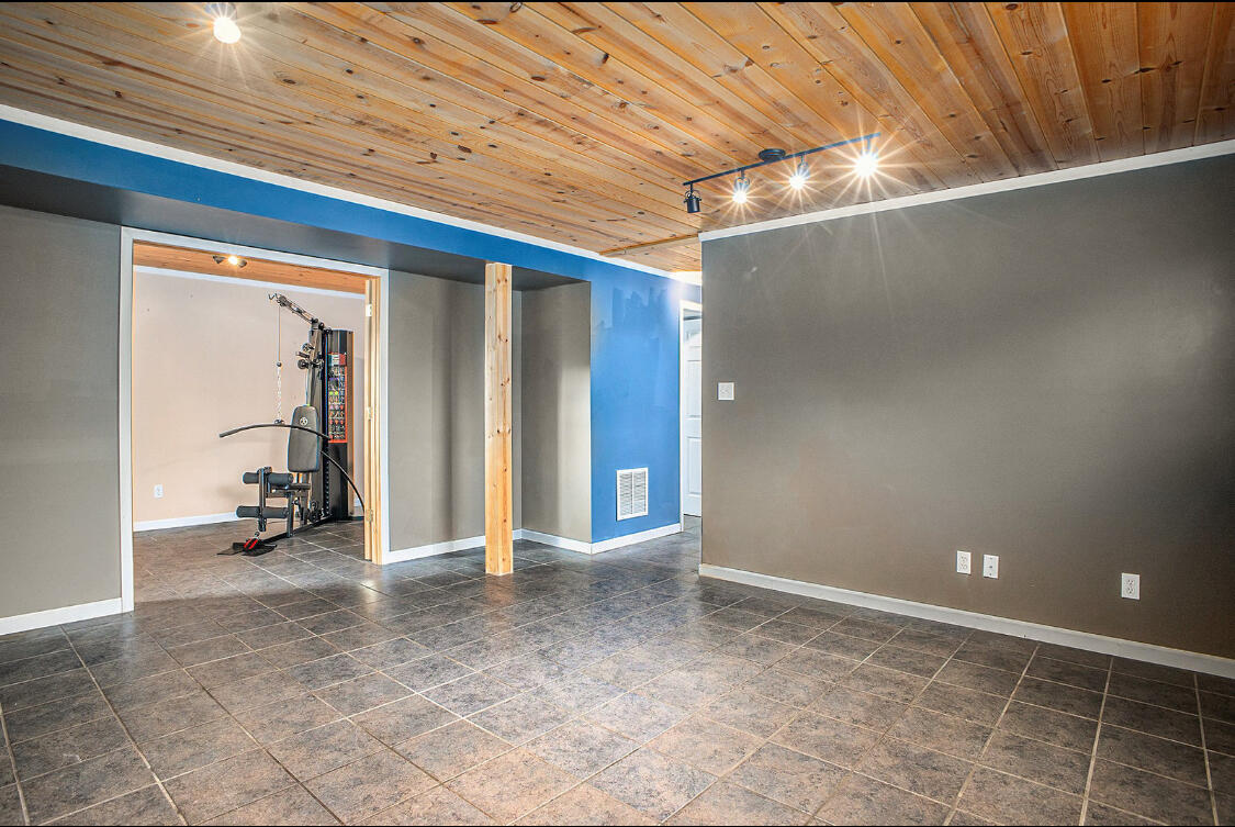 1400 Earl Road Michigan City, IN 46360 - Photo 10 of 15 1125x753