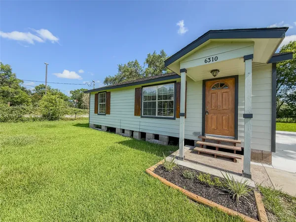 $1,700 | 6310 Brookside Road, Pearland, TX 77581