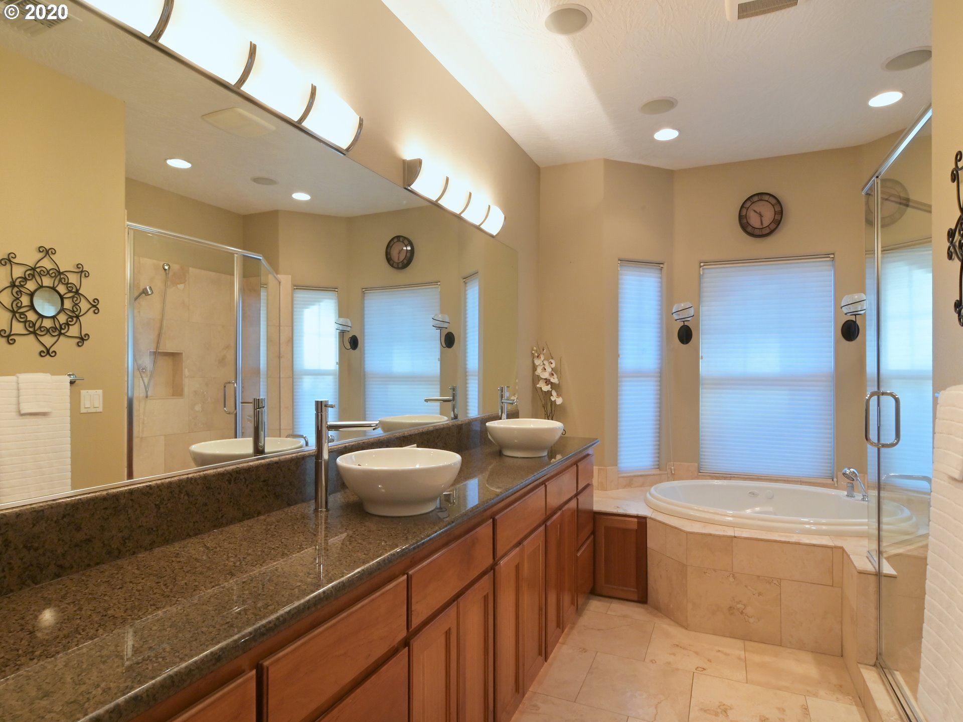 560 South 72nd Street Springfield, OR 97478 - Photo 13 of 32