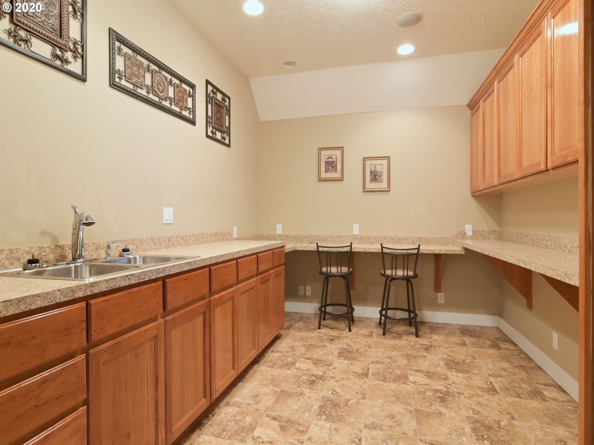 560 South 72nd Street Springfield, OR 97478 - Photo 23 of 32