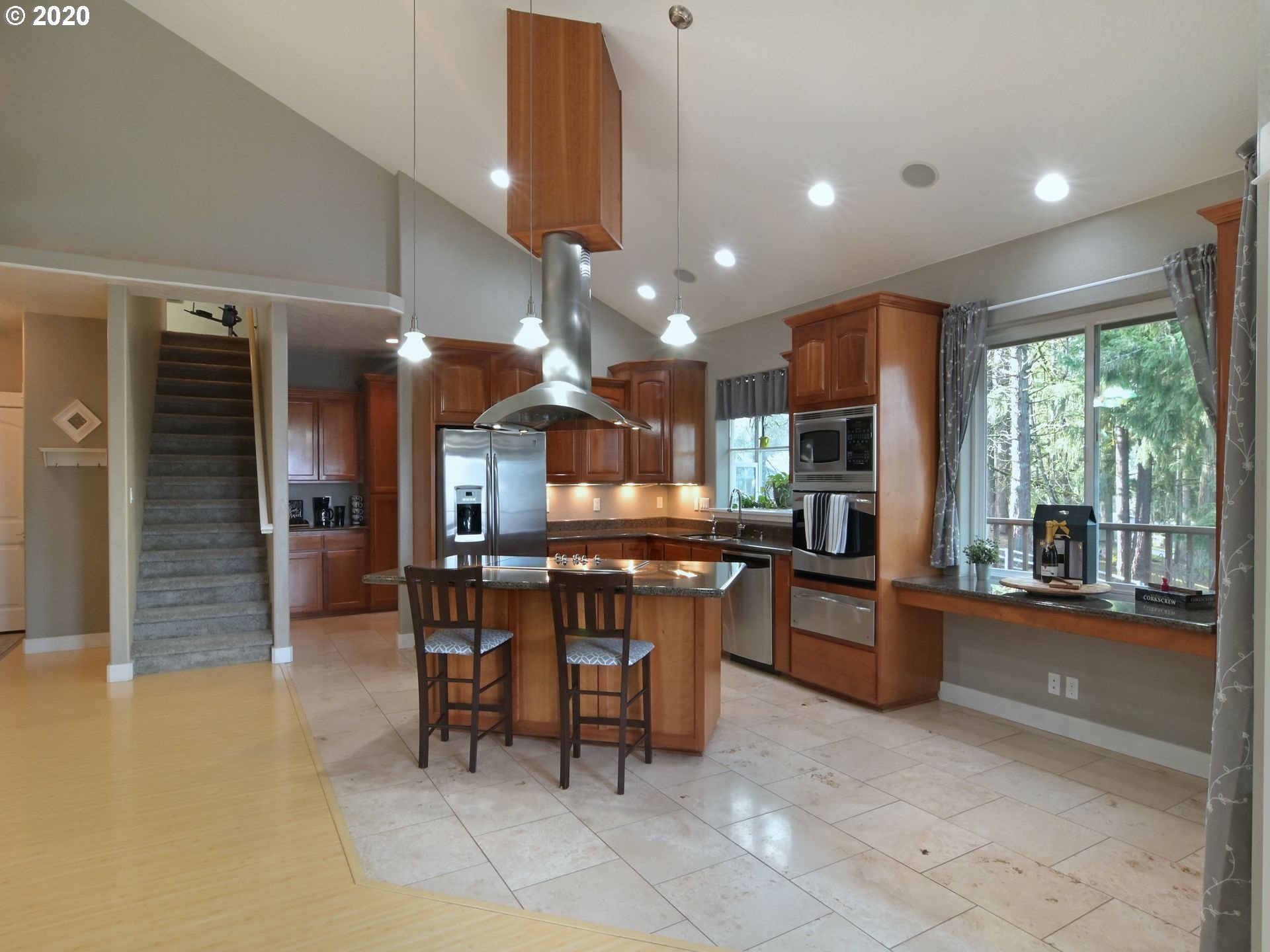 560 South 72nd Street Springfield, OR 97478 - Photo 4 of 32