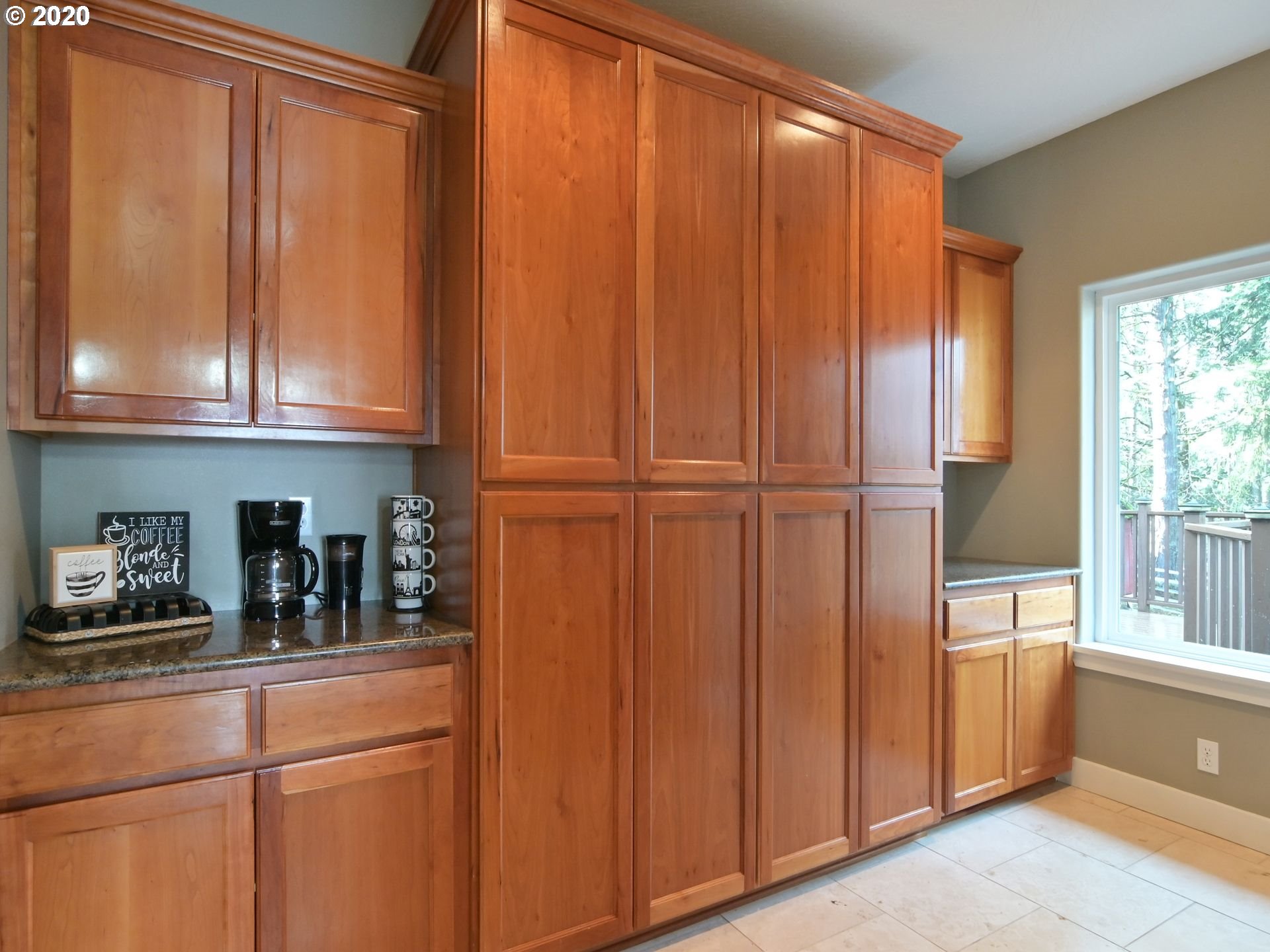560 South 72nd Street Springfield, OR 97478 - Photo 6 of 32