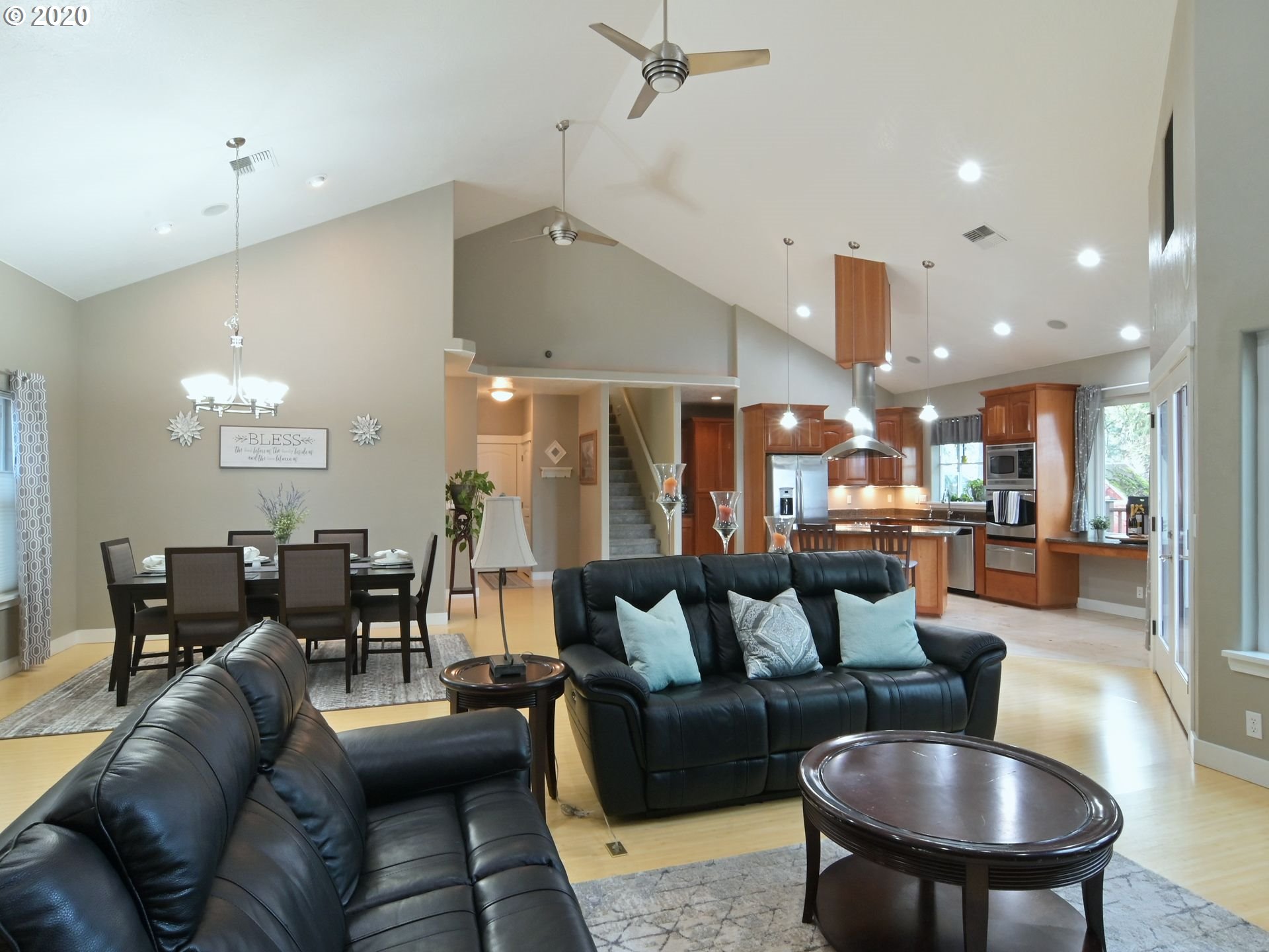 560 South 72nd Street Springfield, OR 97478 - Photo 8 of 32