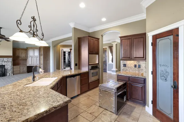 $735,000 | 1513 Brinn Drive, Redding, CA 96001